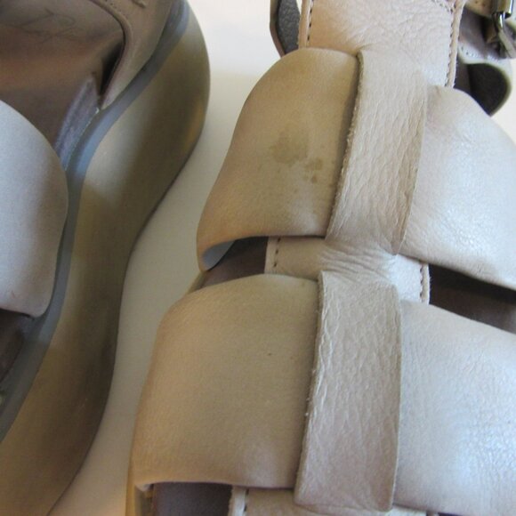 LOFINA Gray Soft Leather Caged Chunky Padded Footbed 41 Sandals - Picture 2 of 9